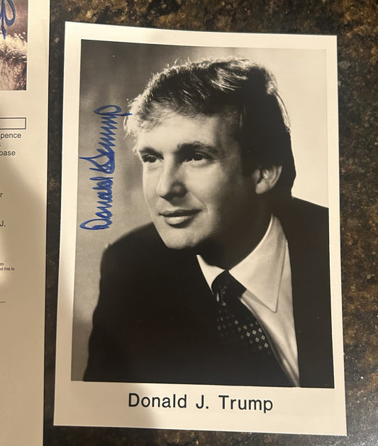 President Donald J Trump Autographed Photo - JSA LOA Very Early Rare Signature