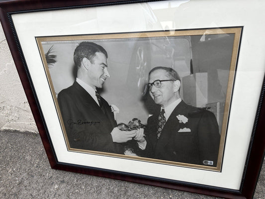 Joe DiMaggio Yankees Autographed signed 16X20 Photo Custom Framed Beckett LOA
