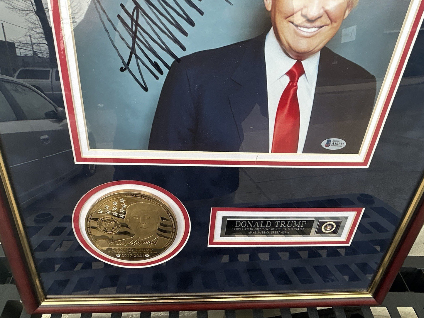 PRESIDENT DONALD TRUMP SIGNED PHOTO 8X10 AUTOGRAPH CUSTOM FRAMED BAS LOA RARE