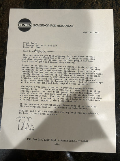 WILLIAM J. "BILL" CLINTON - TYPED LETTER SIGNED 05/19/1982 Governor For Arkansas