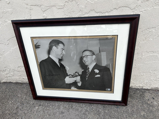 Joe DiMaggio Yankees Autographed signed  16X20 Photo Custom Framed Beckett LOA