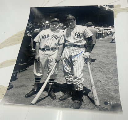 Joe DiMaggio HOF Signed New York Yankees 16x20 Photo AUTO BAS Beckett Rare Shot
