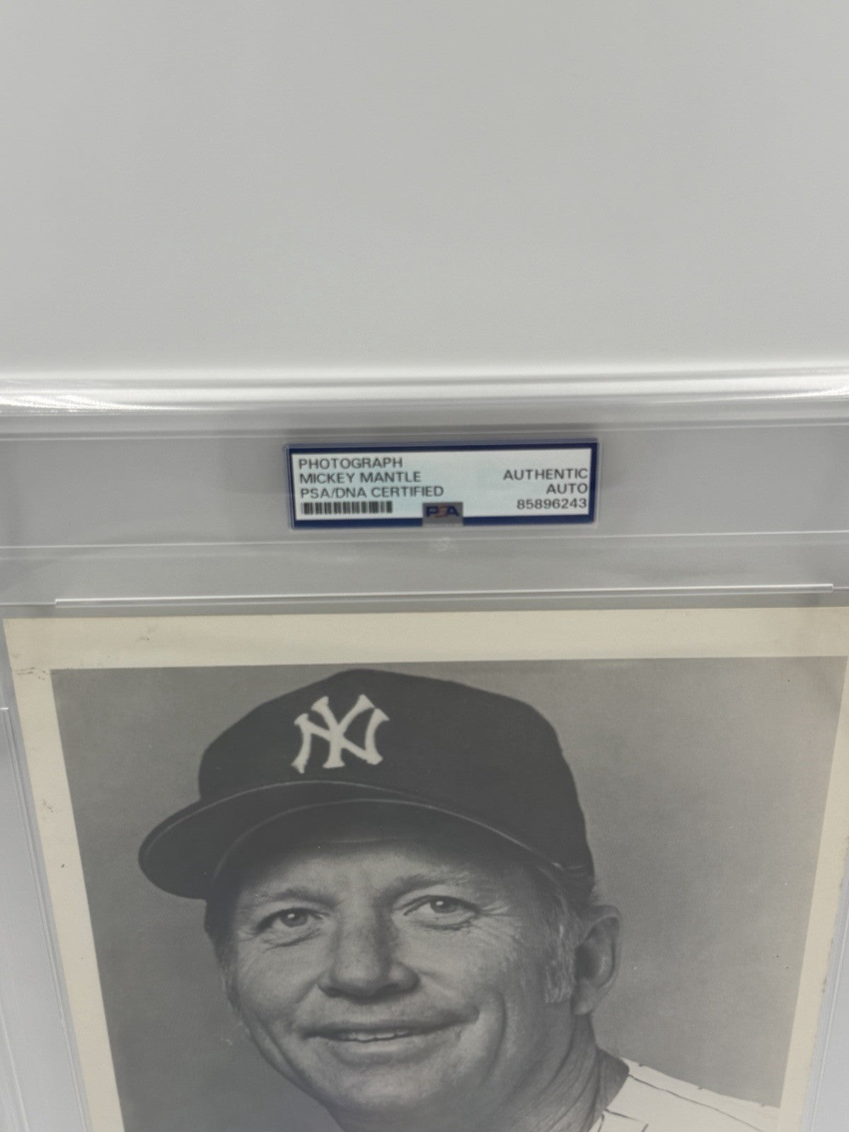 MICKEY MANTLE AUTOGRAPHED 8x10 Photo PSA/DNA SLABBED Photo Rare “TO JEFF”