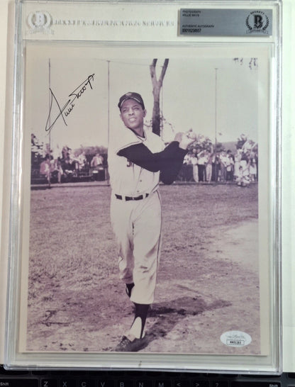 WILLIE MAYS SIGNED IN BLACK ROOKIE 8X10 PHOTO JSA &BAS SLABBED