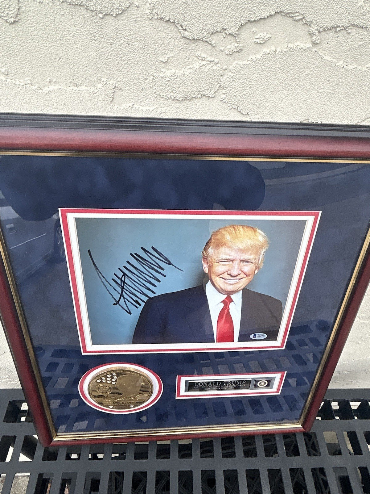 PRESIDENT DONALD TRUMP SIGNED PHOTO 8X10 AUTOGRAPH CUSTOM FRAMED BAS LOA RARE